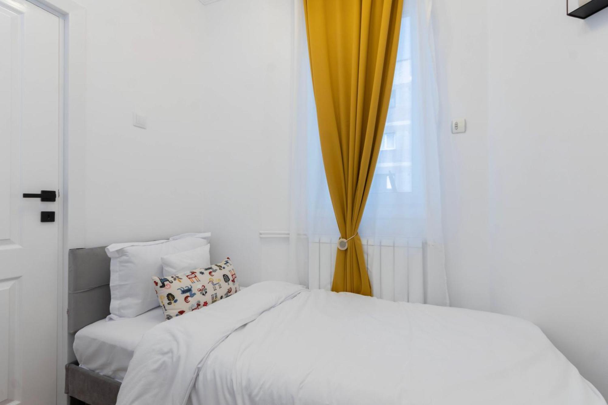 Skycentral Bukares Bagian luar foto