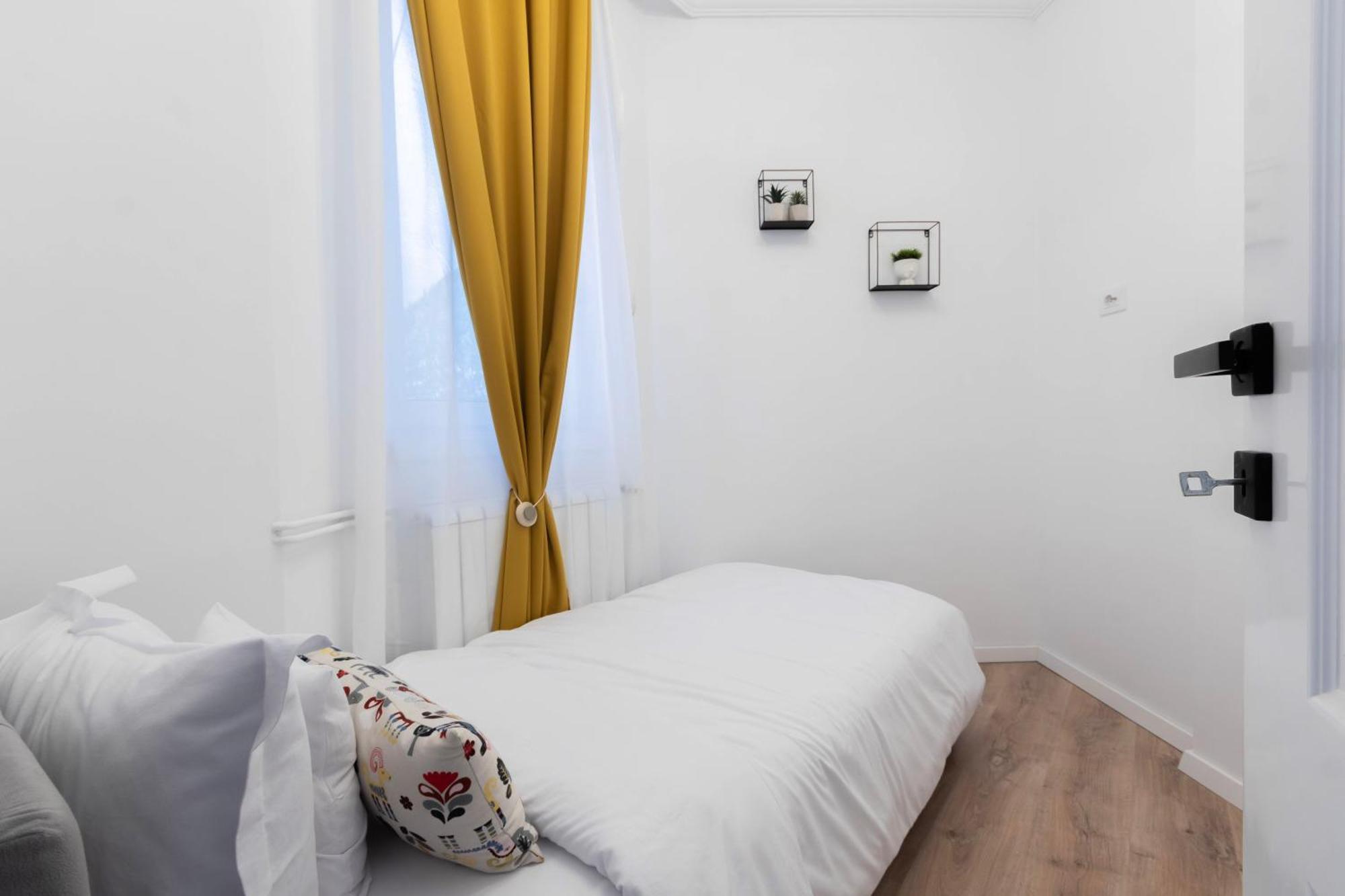 Skycentral Bukares Bagian luar foto