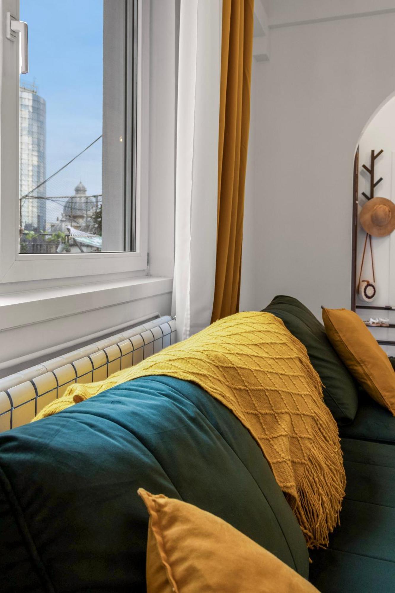 Skycentral Bukares Bagian luar foto